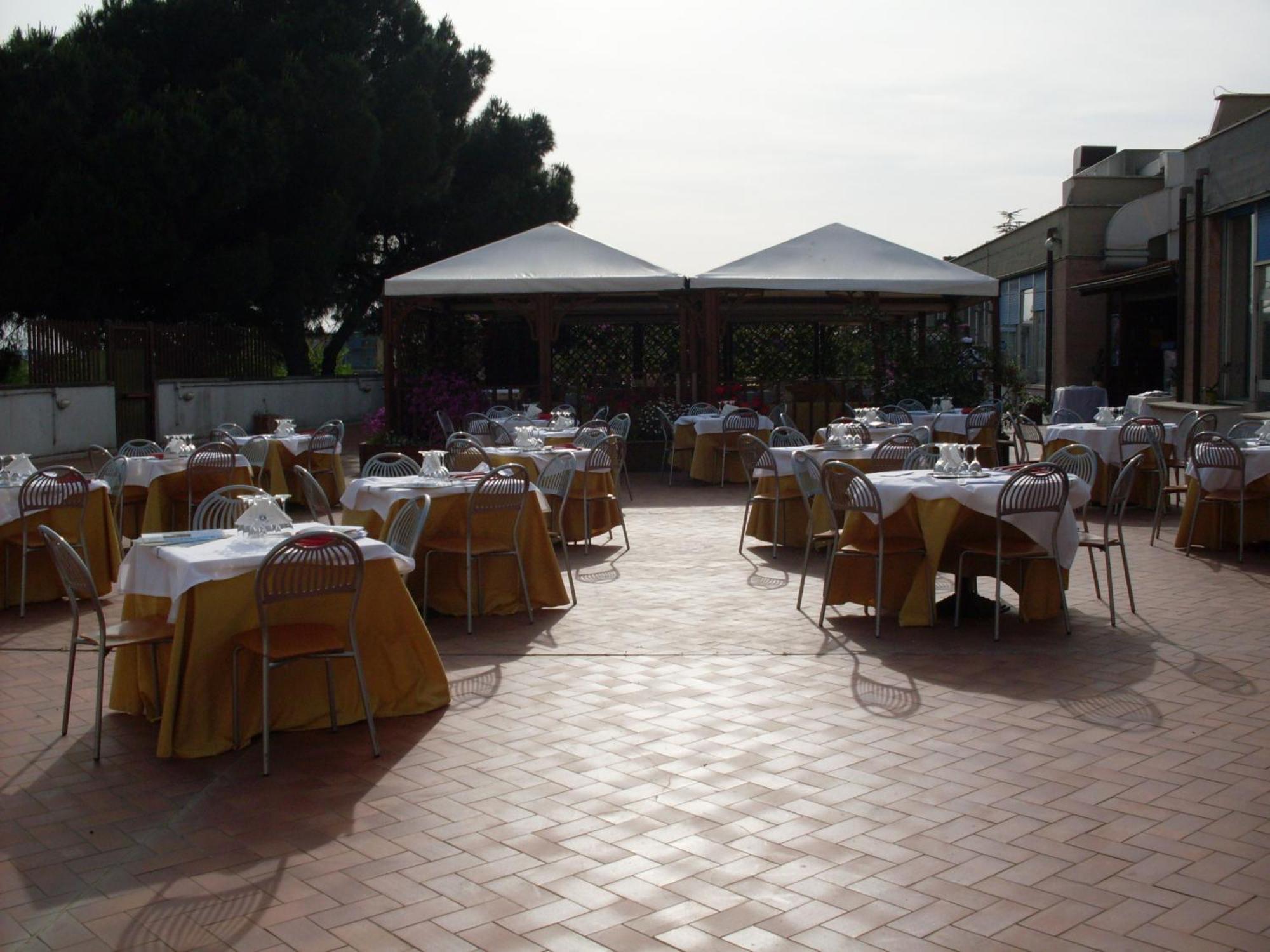 Villa Eur Parco Dei Pini Rome Bagian luar foto